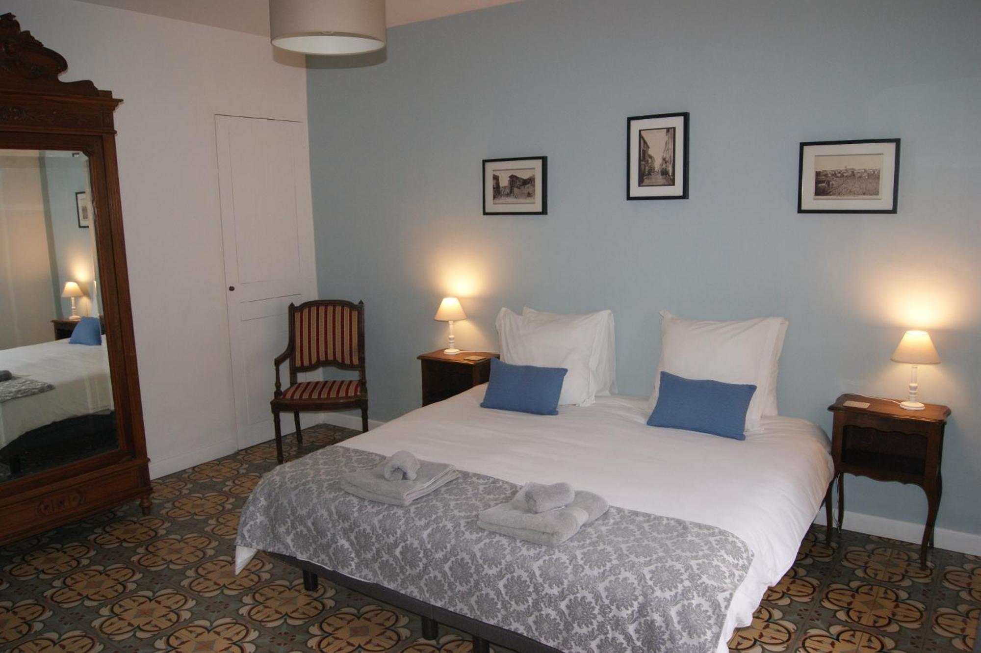 Bed and Breakfast Le Petit Moliere Servian Habitación foto