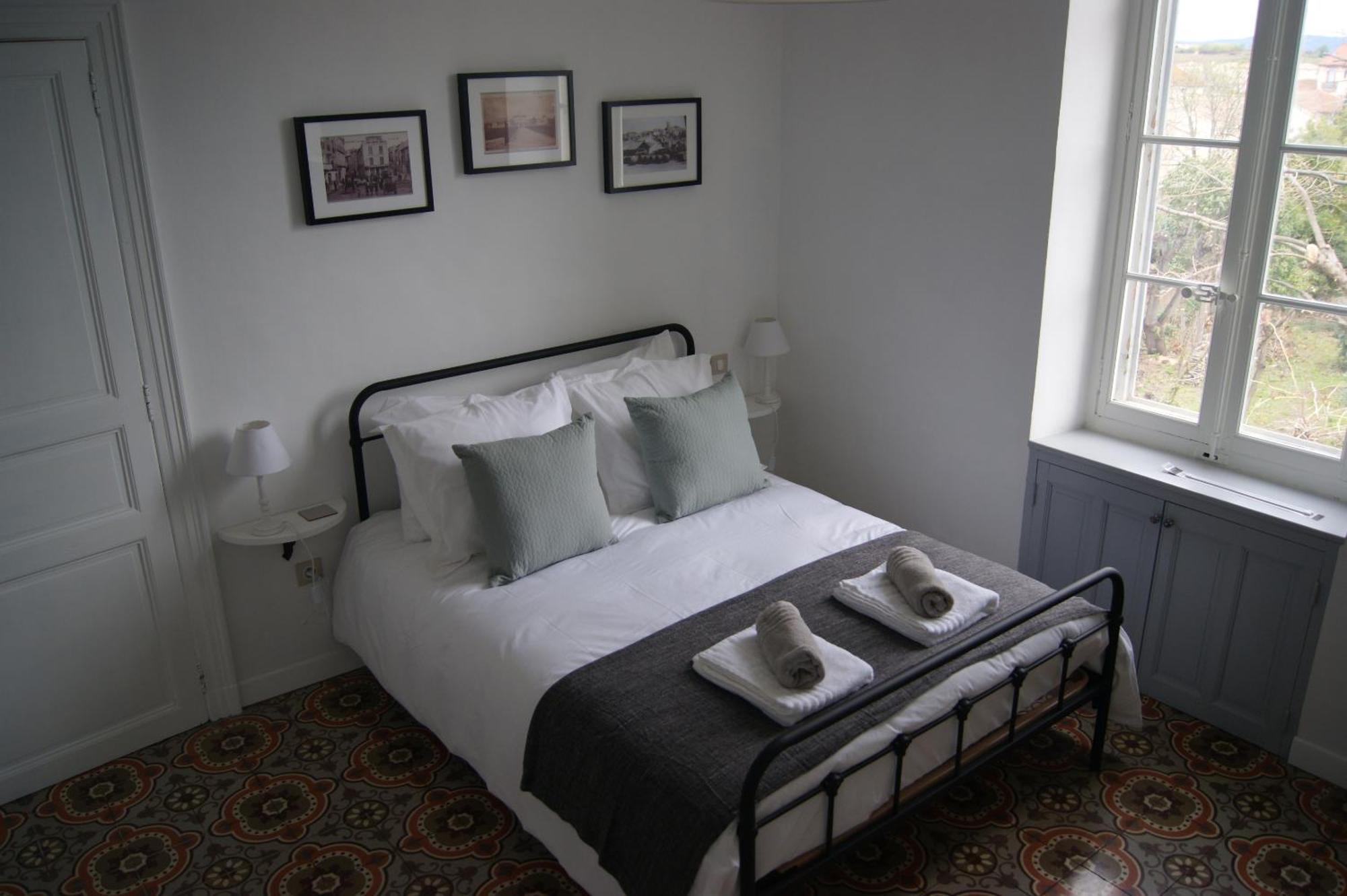 Bed and Breakfast Le Petit Moliere Servian Habitación foto